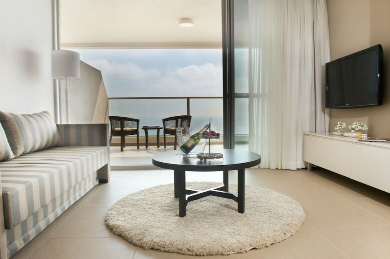 Ramada Hotel & Suites By Wyndham Netanya