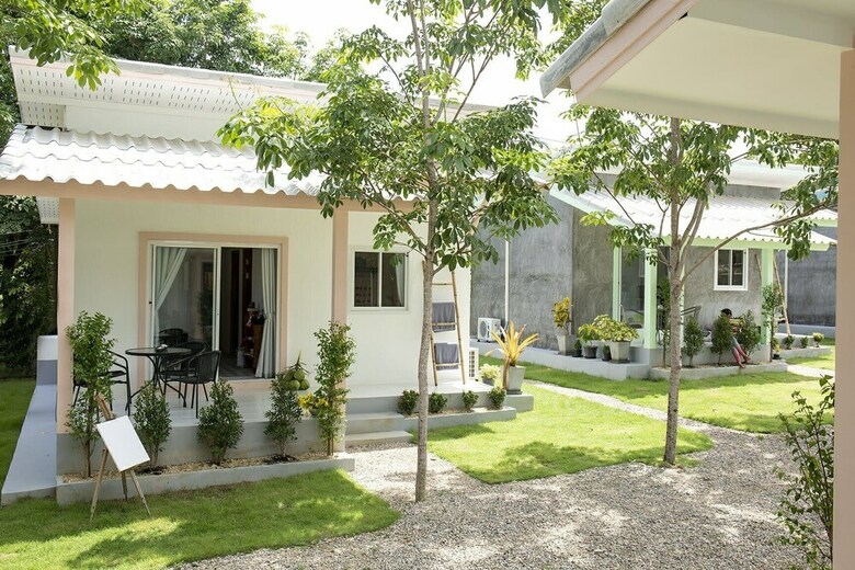 Bed & Breakfast Enda Lanta Bungalows