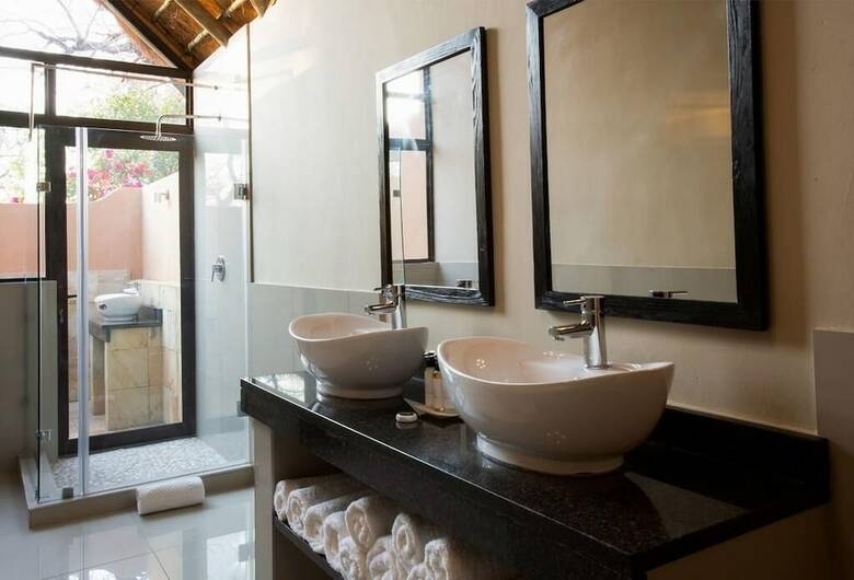 Posada Kwenga Safari Lodge - All Inclusive
