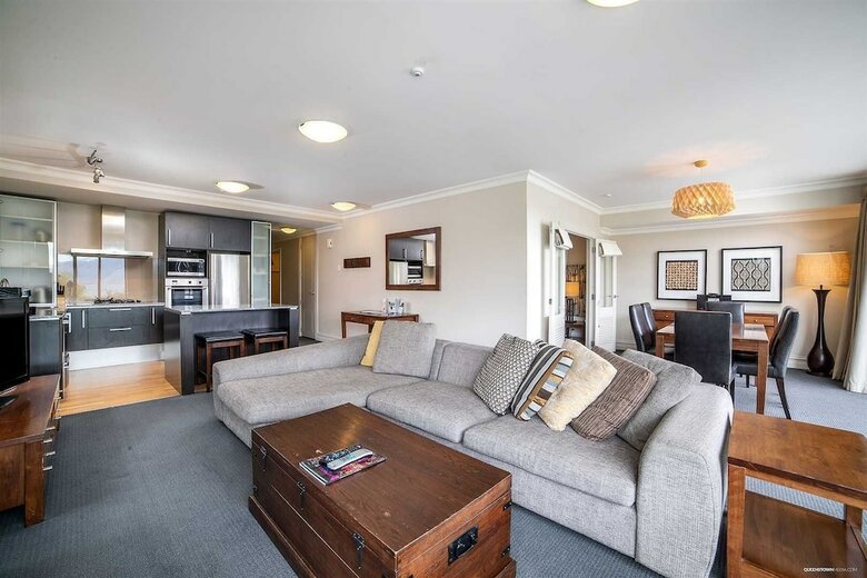 The Beacon - 2 Bedroom Luxe Apartment