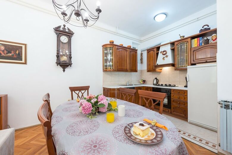 K&l Central Apartments