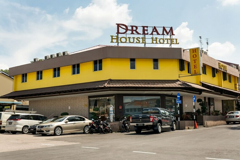 Oyo 89480 Dream House Hotel