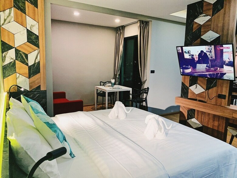 Hotel Sky Wave Patong