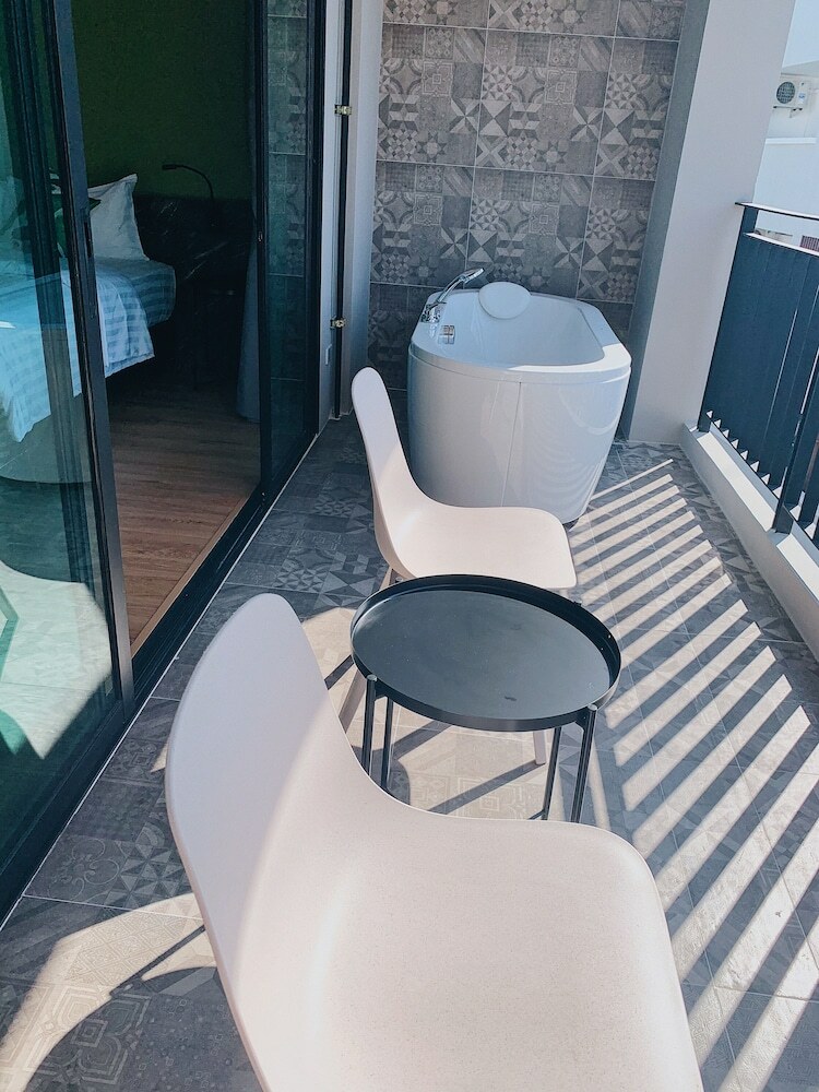 Hotel Sky Wave Patong