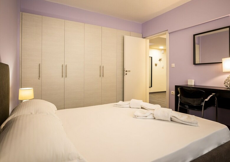 Exceptionally Located Apartment In Plaka