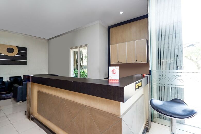 Hostal Oyo 2028 Wisma Jepara