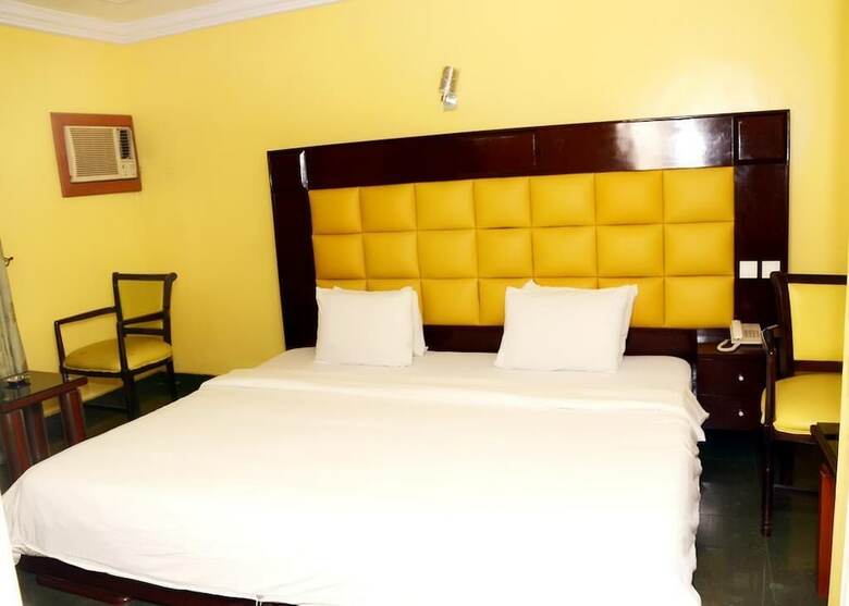Twin Tower Hotel
