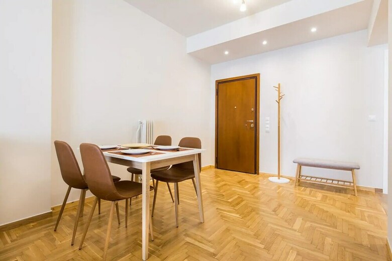 2 Bedroom Apartment Near The Metro