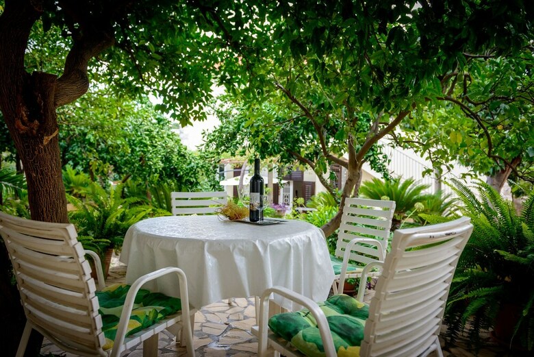Apartments Garden Beach
