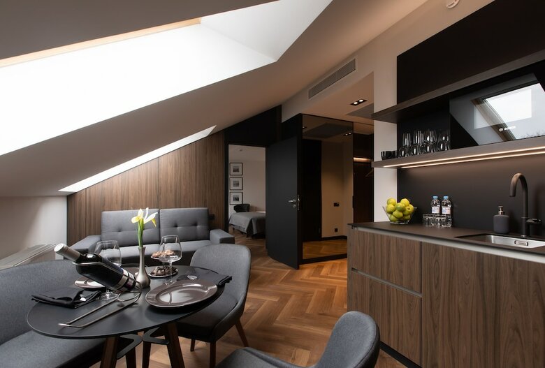 Hotel Dvor Podznoeva Studios And Apartments