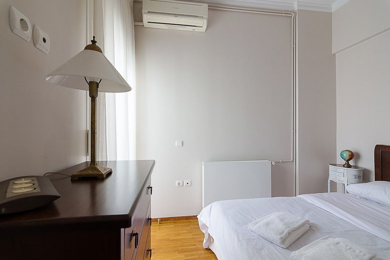 Spacious 3 Bedroom Apartment In Thessio