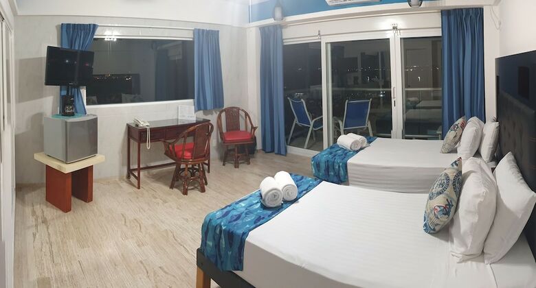 Aparthotel Paradise Beachfront & Nightlife Heart