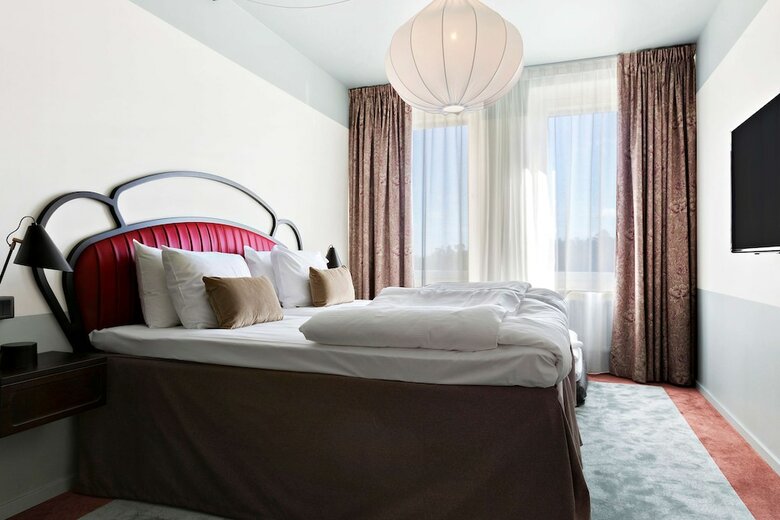 Hotel Gio, Bw Signature Collection