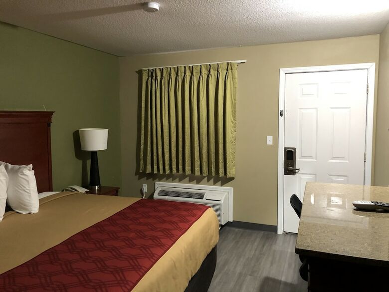 Motel Deluxe Inn