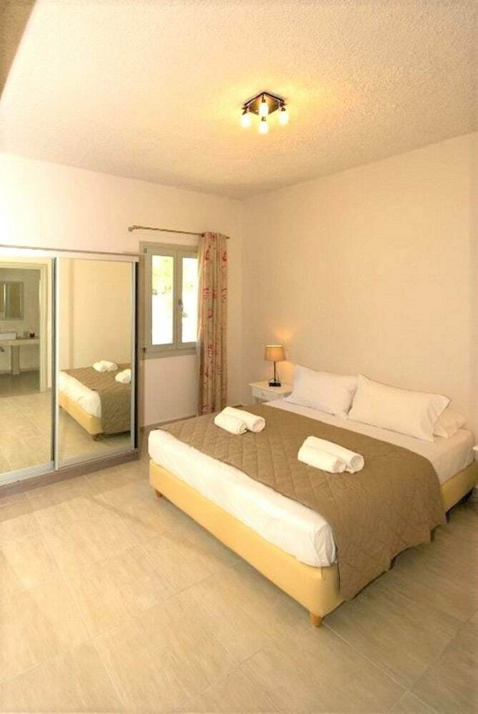 Aparthotel Alafouzos Studios