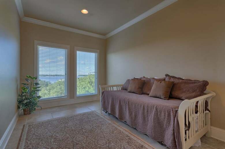 Ono's Latitude Adjustment By Meyer Vacation Rentals