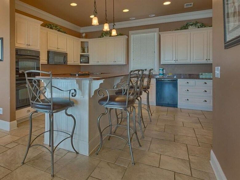 Ono's Latitude Adjustment By Meyer Vacation Rentals