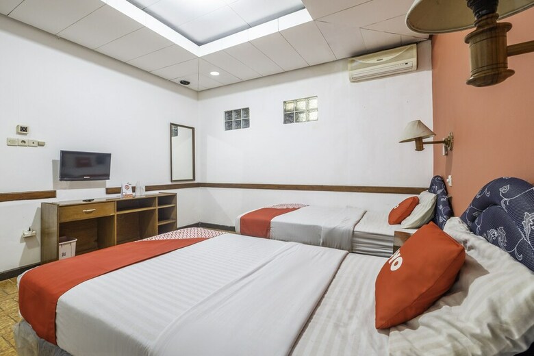 Oyo 1945 Hotel Bali Indah