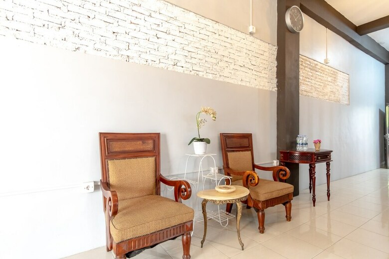 Hotel Oyo 1634 Dom Residence
