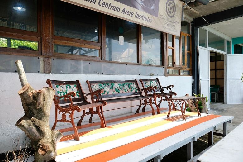 Hostal Oyo 1853 Guest House D'makmoer