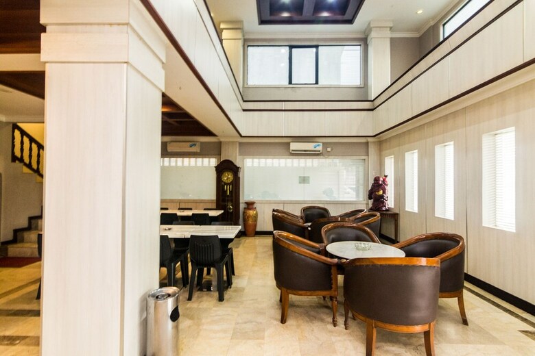 Oyo 1896 Kita Hotel