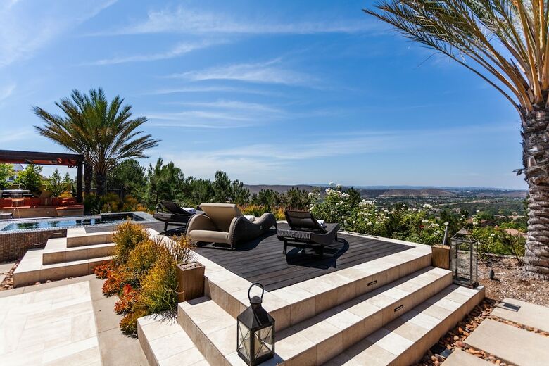 Luxury Getaway Resort  With Great Views