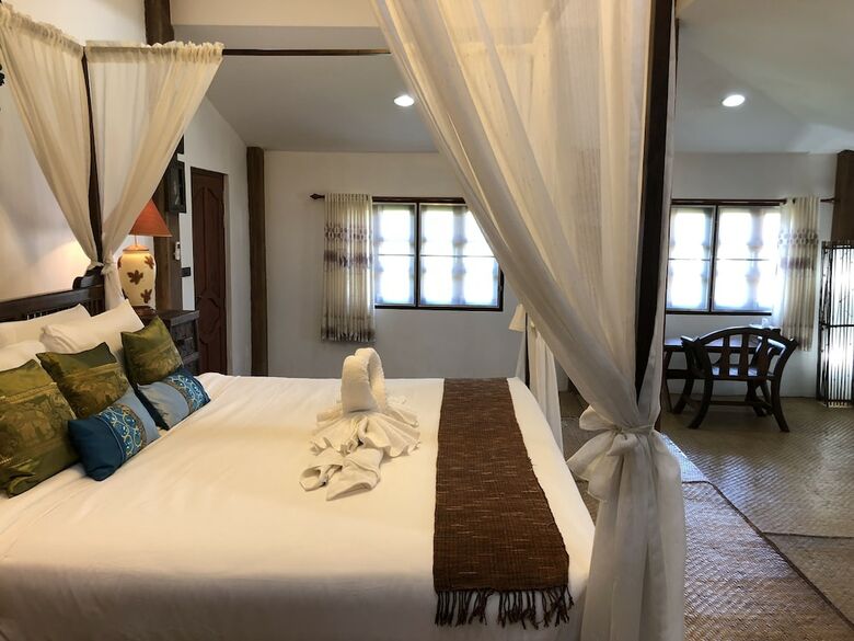 Hotel On The Mekong Resort