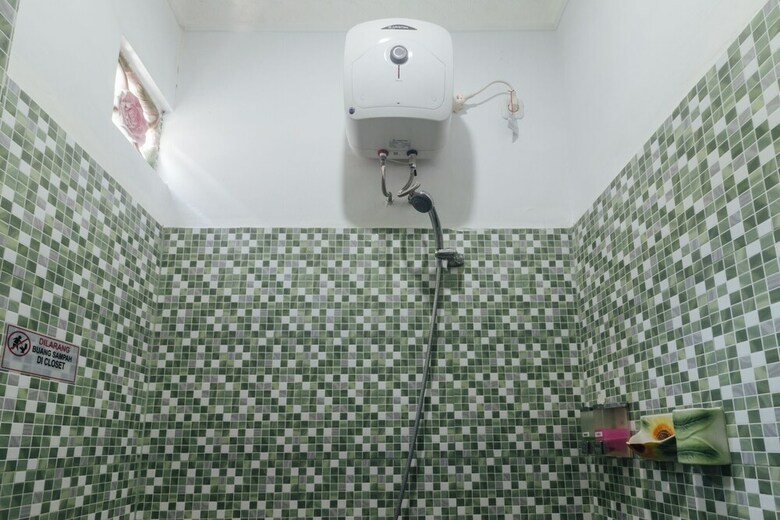 Hotel Oyo 2010 Satria Guest House