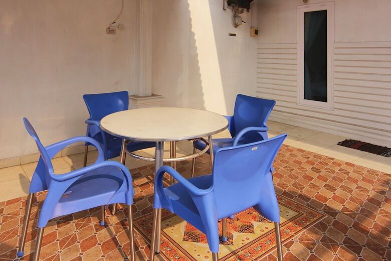 Hostal Oyo 1456 Hotel Garuda
