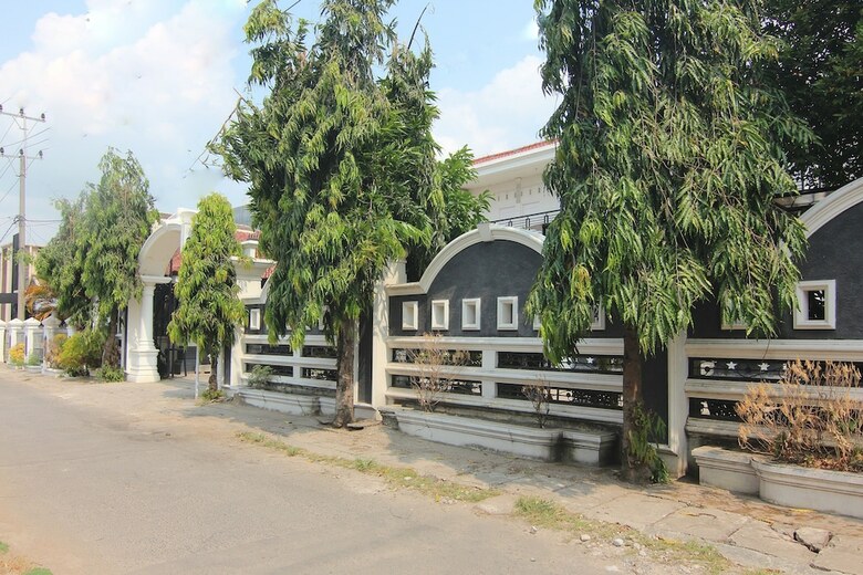 Hostal Oyo 1456 Hotel Garuda