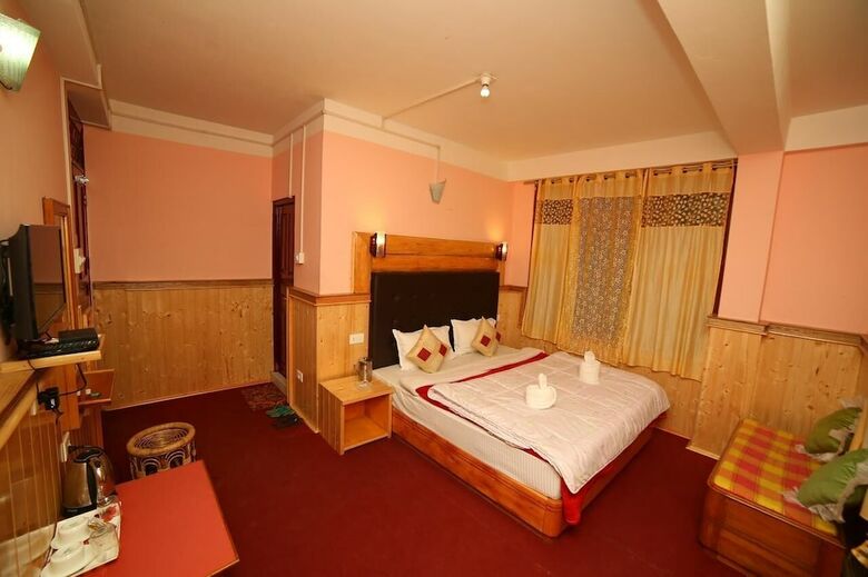 Hotel Rufina Blue Pine