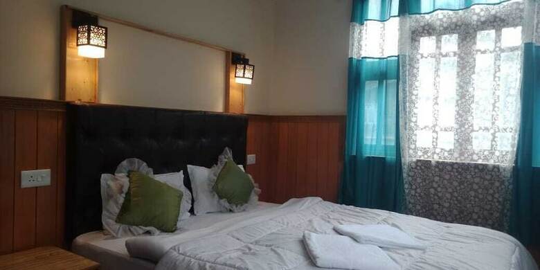 Hotel Rufina Blue Pine