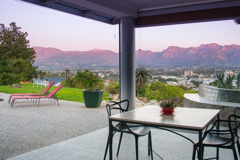 Hotel Beds At Paarl