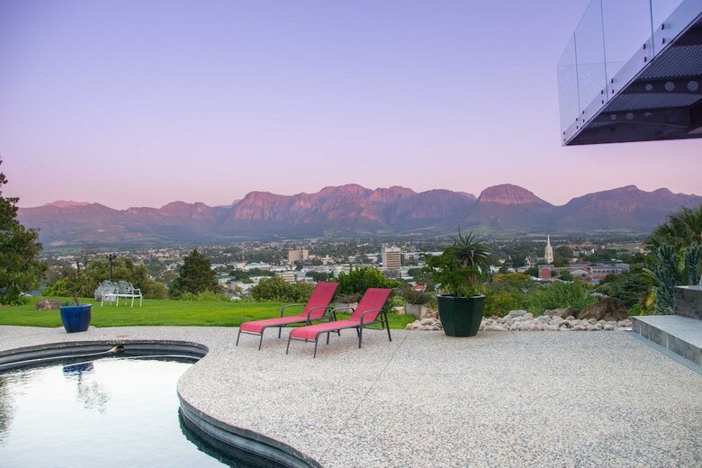 Hotel Beds At Paarl