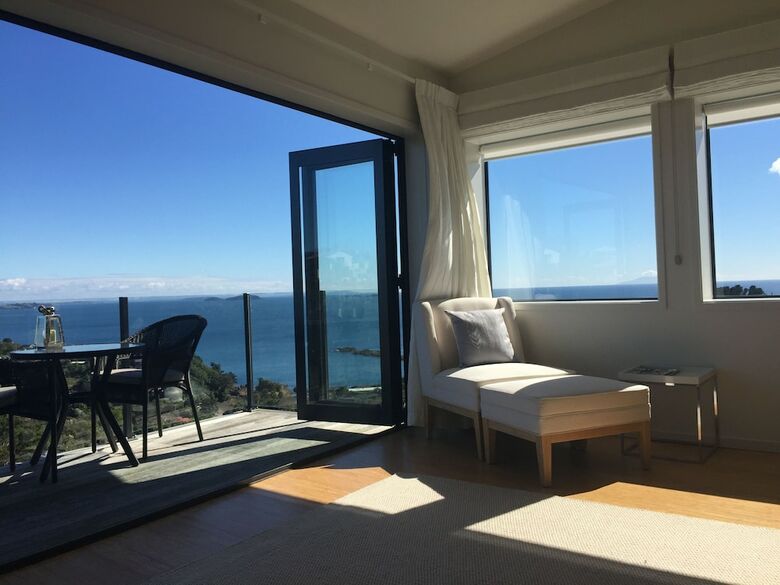 Bed & Breakfast Enclosure Bay