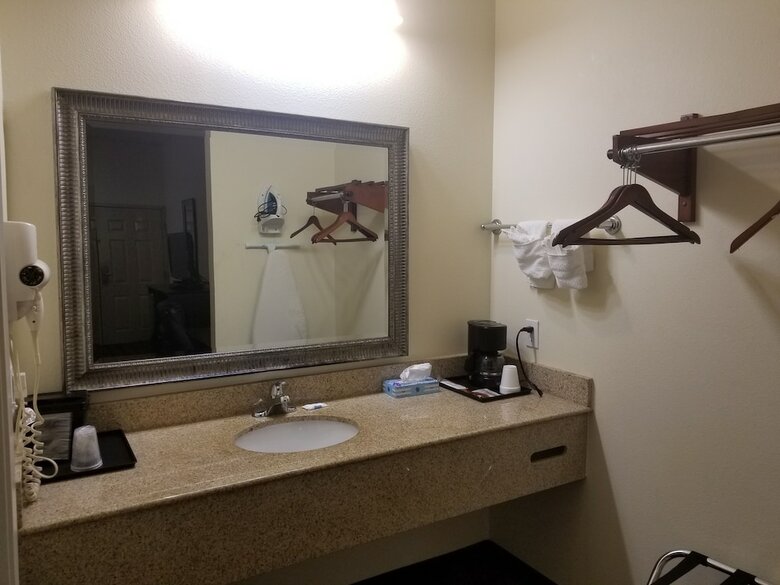 Motel Executive Inn & Suites