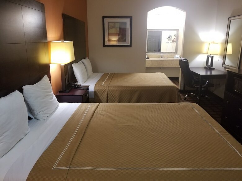 Motel Executive Inn & Suites