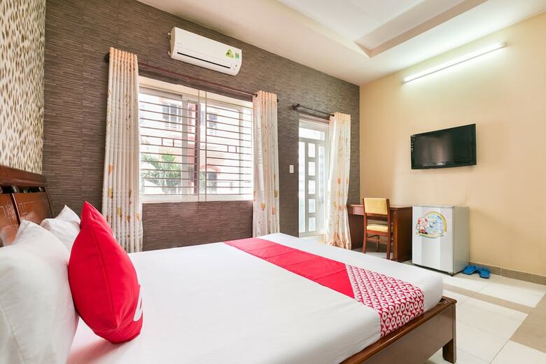 Hotel Oyo 568 Hoang Long