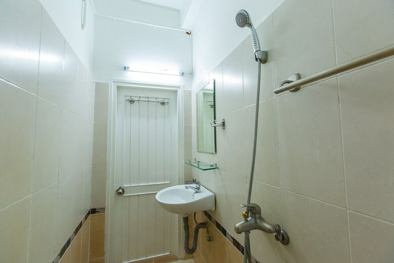 Oyo 569 Z Hotel