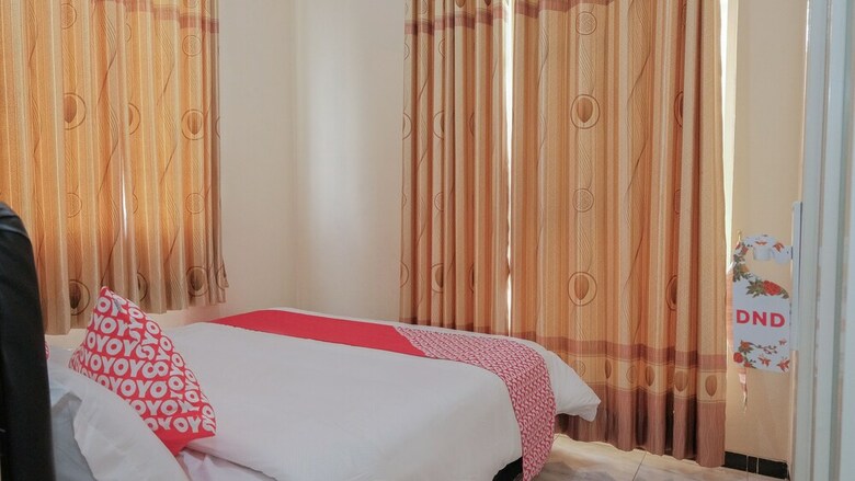 Hotel Oyo 1692 Villa Akbar 3