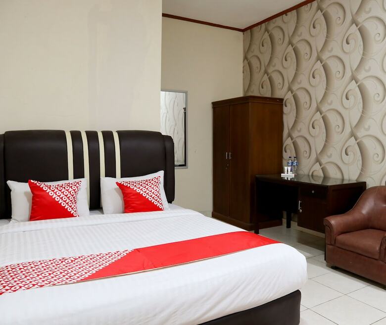 Hostal Oyo 1686 Lenggogeni House