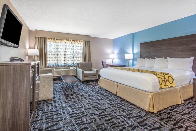 Hotel Baymont By Wyndham Joliet