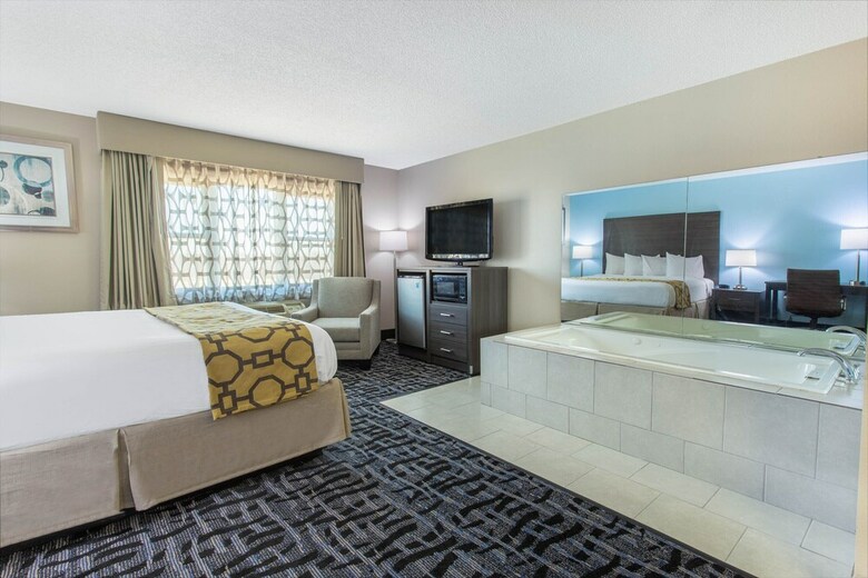 Hotel Baymont By Wyndham Joliet