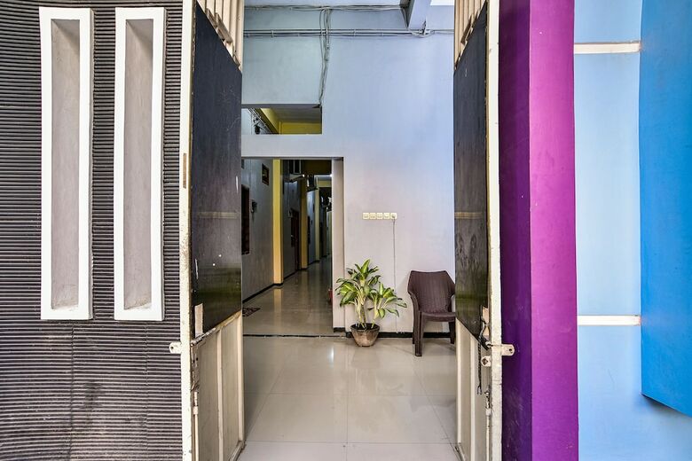 Hostal Oyo 1560 Griya Amin