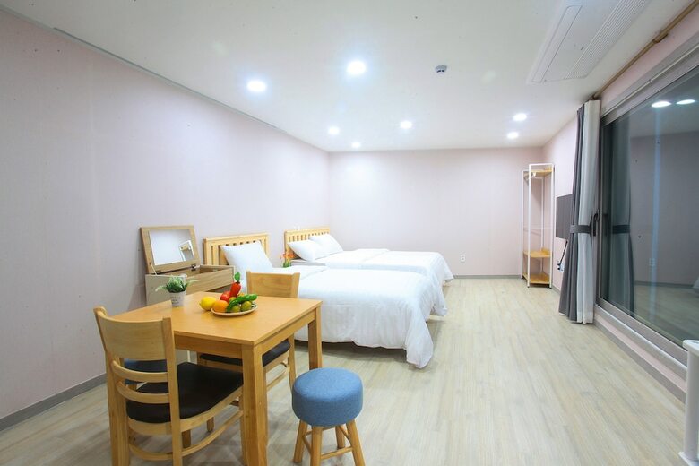Sea And Star Pension