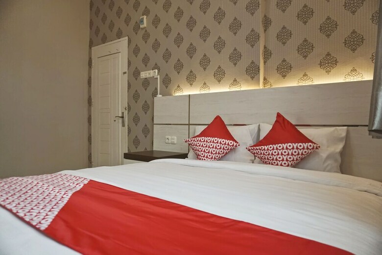Hostal Oyo 1539 Amryrooms