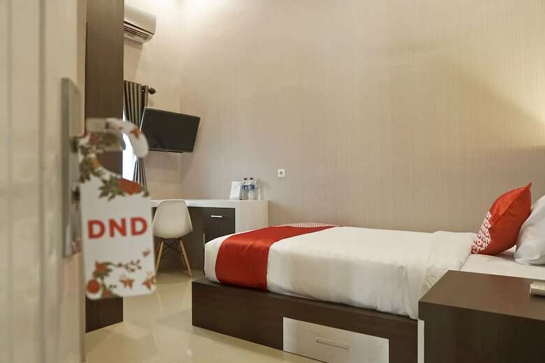 Hostal Oyo 1539 Amryrooms