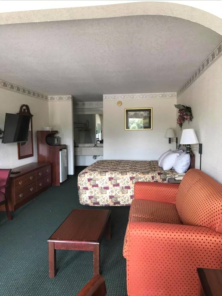 Hotel Budgetel Inn & Suites Pine Mountain
