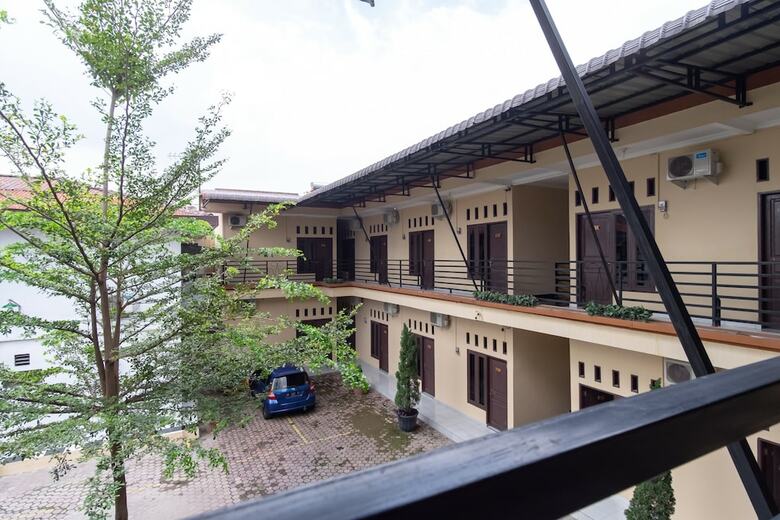 Hotel Oyo 1371 Carofin Guest House