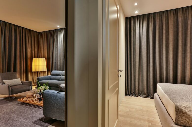 Avanti Hotel & Spa
